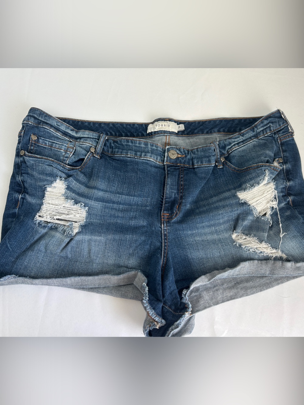 Torrid Women’s Distressed Denim Shorts Size 26 Plus Size Cuffed Frayed Hem